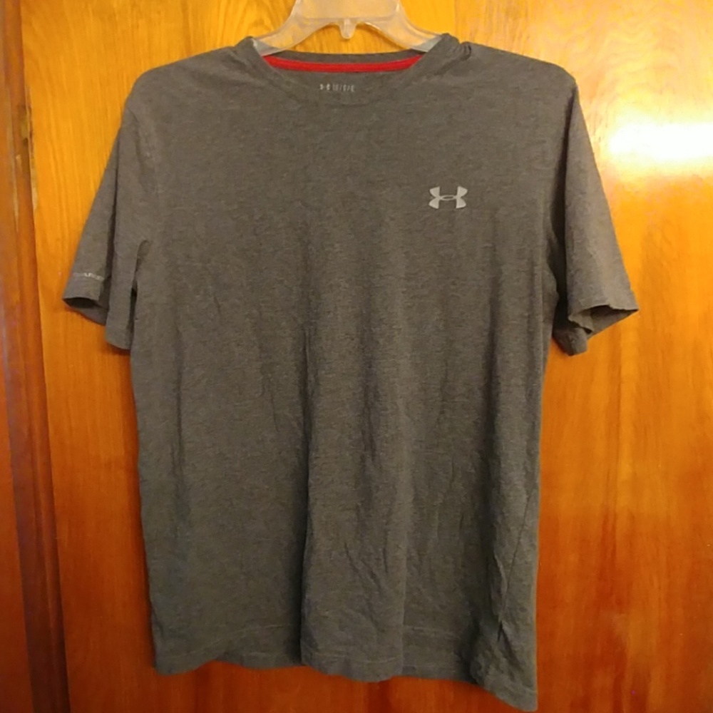 Under Armour T shirt